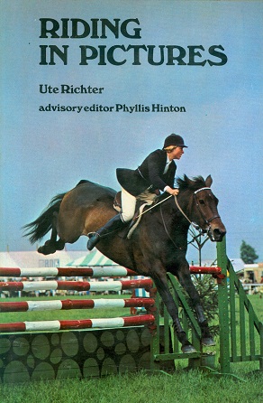 Secondhand Used book - RIDING IN PICTURES by Ute Richter